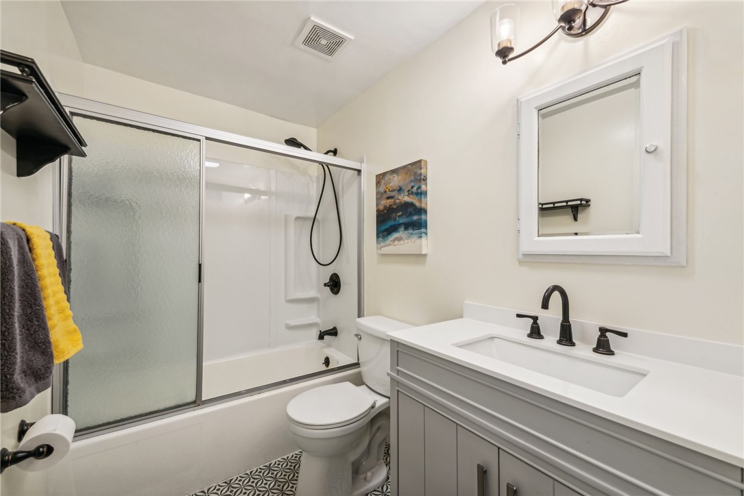 Penn Hills, Pennsylvania 15235, United States, 5 Bedrooms Bedrooms, ,3 BathroomsBathrooms,Residential,Contingent,39137