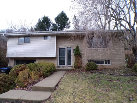 Photo of 108 Morelli Dr, Pittsburgh, PA 15237 (MLS # 1743134)