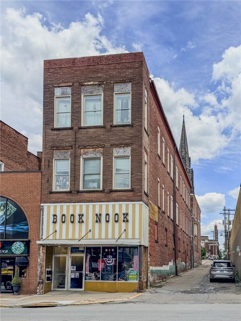 Photo of 137 N Main St #B, Butler, PA 16001 (MLS # 1760929)