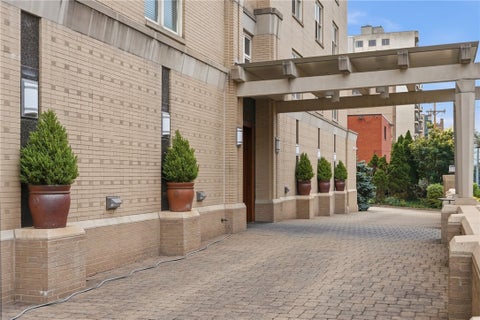 Photo for 220 N Bellefield Avenue 1002