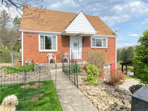 Homes For Sale - 2609 Mohawk St St<br/> Whitehall, PA 15131