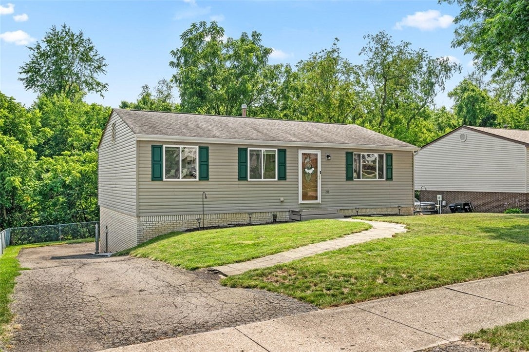 114 Darnley Dr