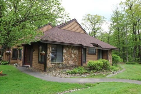 Photo of 2713 Powder Ridge Rd, Hidden Valley, PA 15502 (MLS # 1740423)