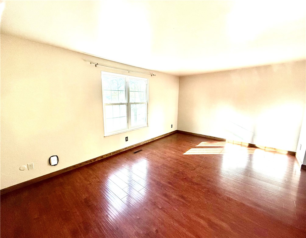 312 Parkwood Dr