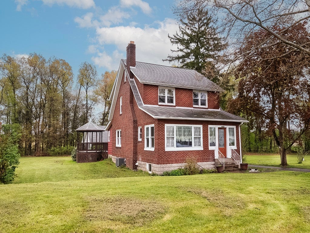 385 N Pike Rd