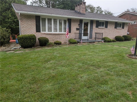Homes For Sale - 806 Parker Ave Ave<br/> Scottdale, PA 15683