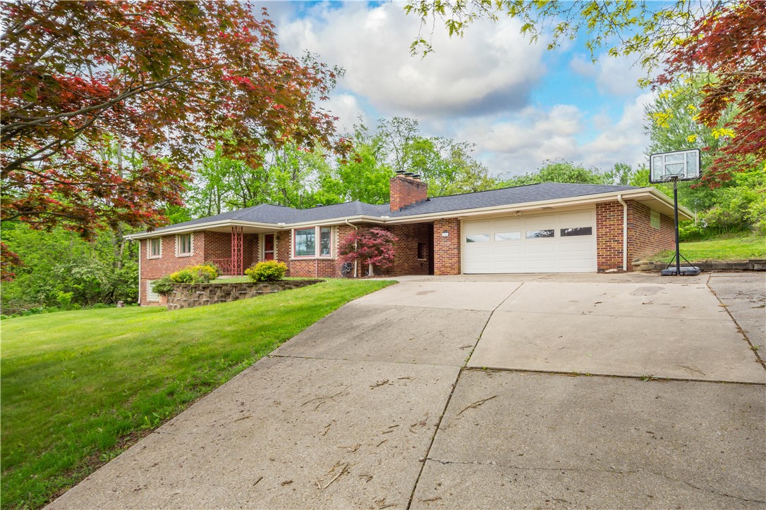 240 Arlington Dr Dr, Canonsburg, Pennsylvania image 2