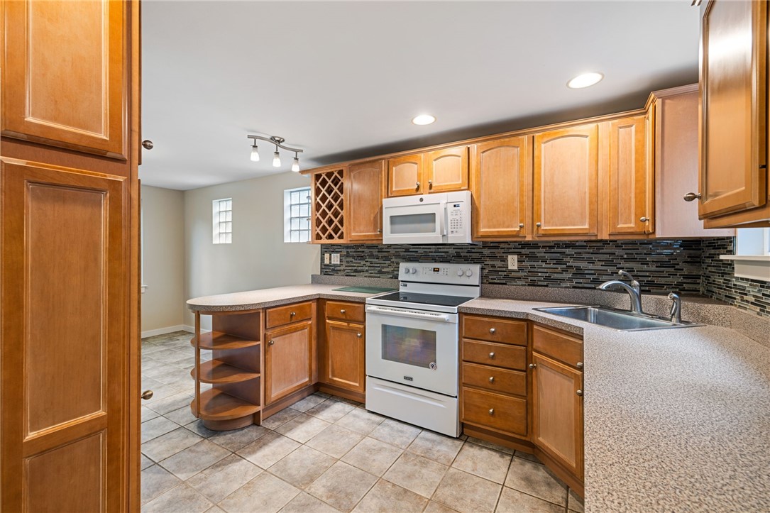 Crafton, Pennsylvania 15205, United States, 3 Bedrooms Bedrooms, ,2 BathroomsBathrooms,Residential,Active,174736