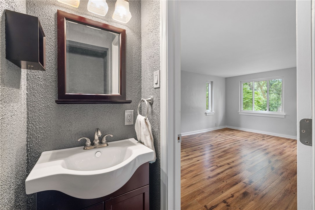 Crafton, Pennsylvania 15205, United States, 3 Bedrooms Bedrooms, ,2 BathroomsBathrooms,Residential,Active,174736