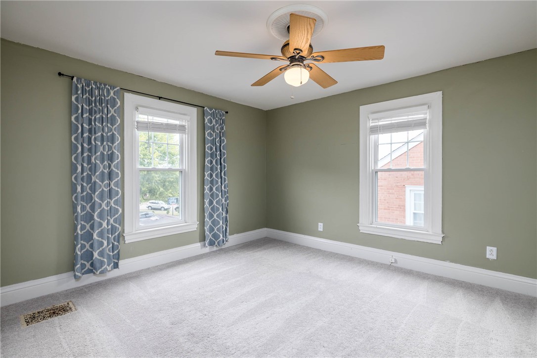 Houston, Pennsylvania 15342, United States, 4 Bedrooms Bedrooms, ,2 BathroomsBathrooms,Residential,Active,218307