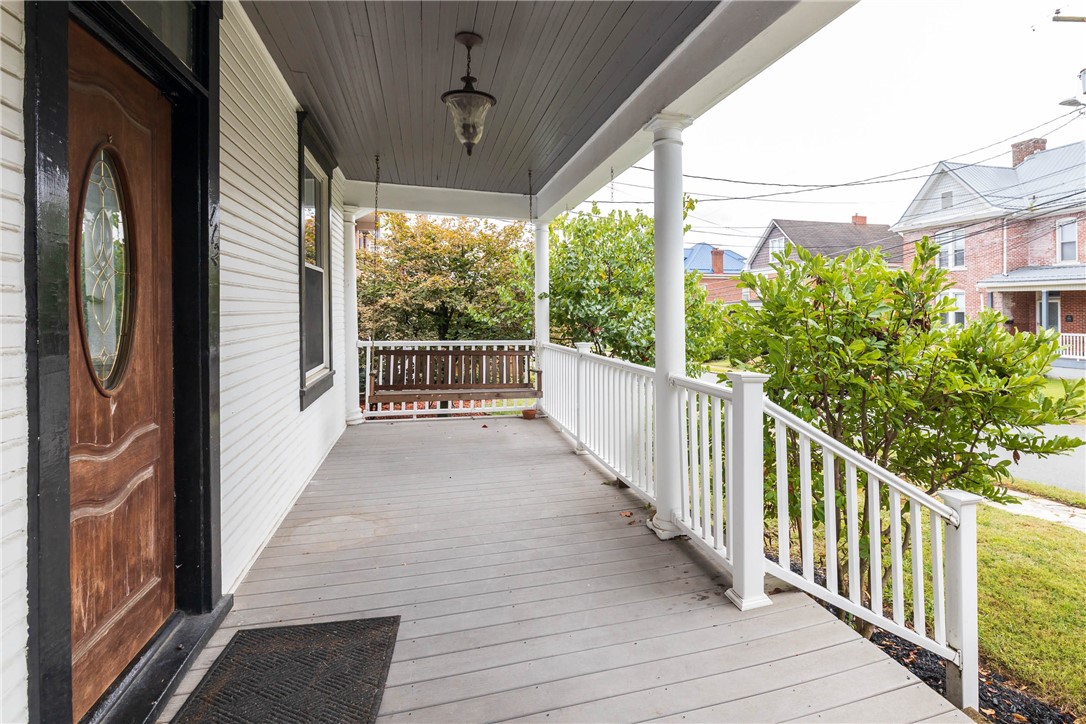 Houston, Pennsylvania 15342, United States, 4 Bedrooms Bedrooms, ,2 BathroomsBathrooms,Residential,Active,218307