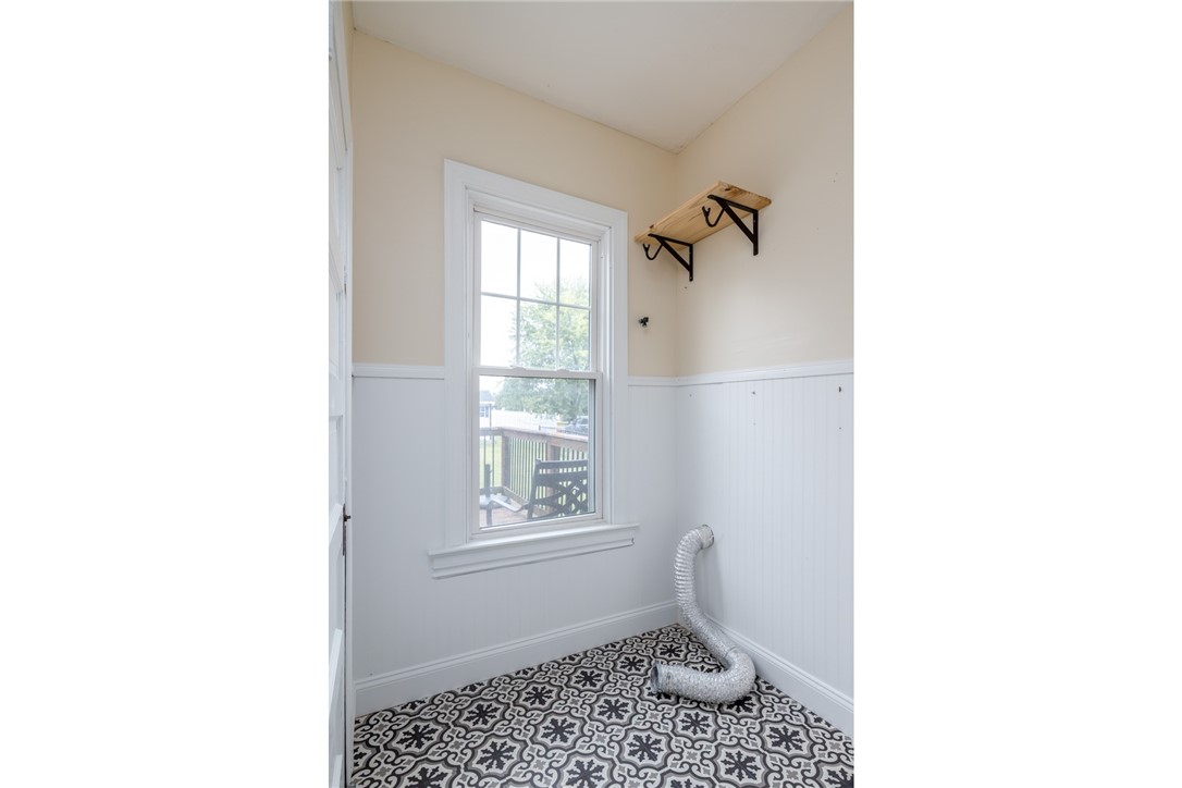 Houston, Pennsylvania 15342, United States, 4 Bedrooms Bedrooms, ,2 BathroomsBathrooms,Residential,Active,218307