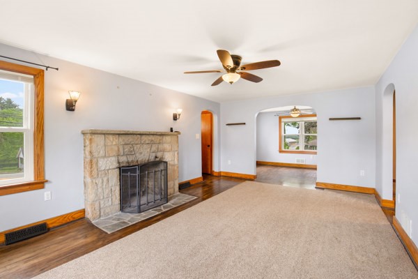 1082 W Main St