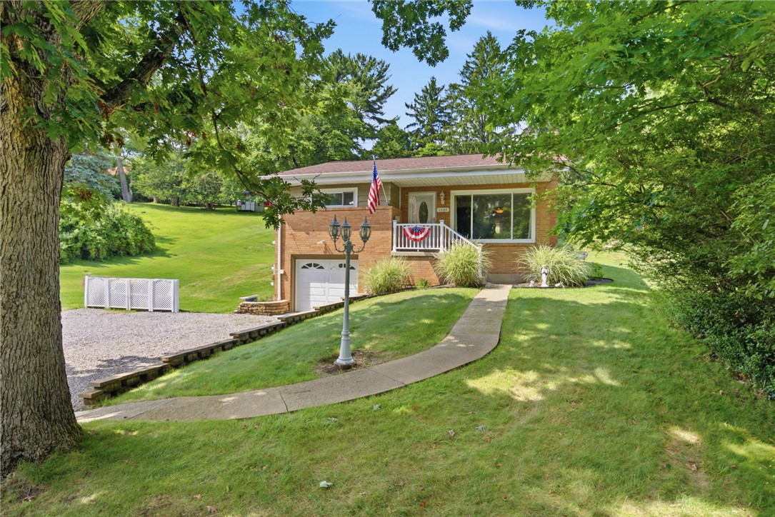 1560 Rosemary Dr