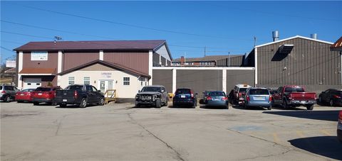 Photo of 140 Highland Ave, Washington, PA 15301 (MLS # 1740169)