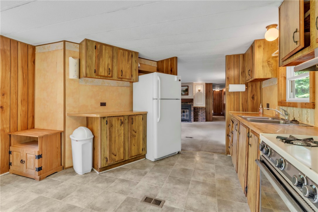 Connoquenessing Twp, Pennsylvania 16033, United States, 2 Bedrooms Bedrooms, ,1 BathroomBathrooms,Residential,Active,237482