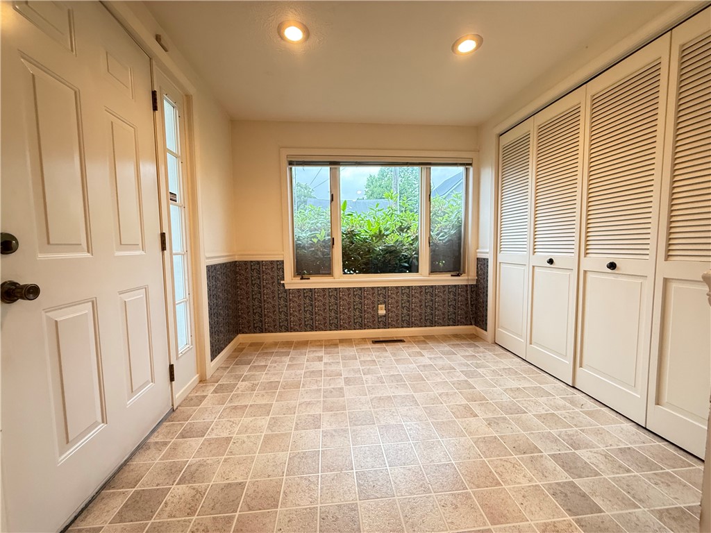 Greenville Boro - Mer, Pennsylvania 16125, United States, 4 Bedrooms Bedrooms, ,3 BathroomsBathrooms,Residential,Active,155054