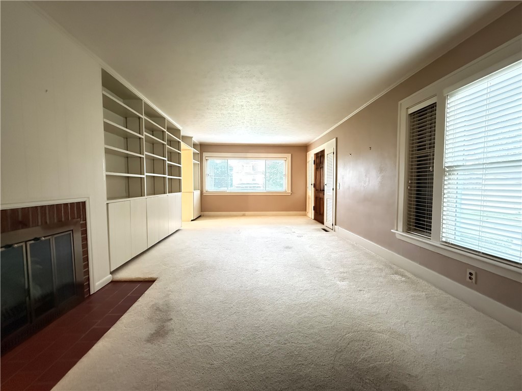 Greenville Boro - Mer, Pennsylvania 16125, United States, 4 Bedrooms Bedrooms, ,3 BathroomsBathrooms,Residential,Active,155054