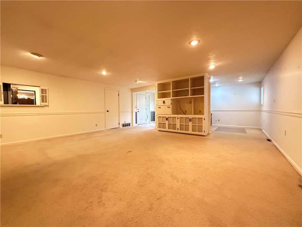 Greenville Boro - Mer, Pennsylvania 16125, United States, 4 Bedrooms Bedrooms, ,3 BathroomsBathrooms,Residential,Active,155054