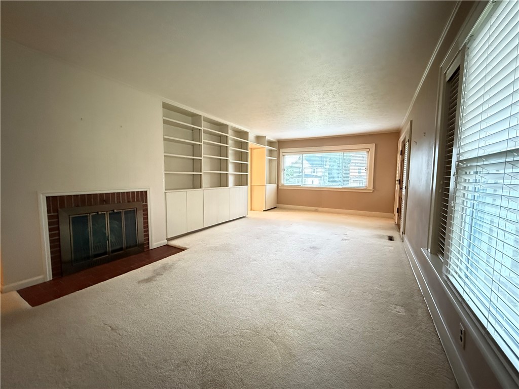 Greenville Boro - Mer, Pennsylvania 16125, United States, 4 Bedrooms Bedrooms, ,3 BathroomsBathrooms,Residential,Active,155054