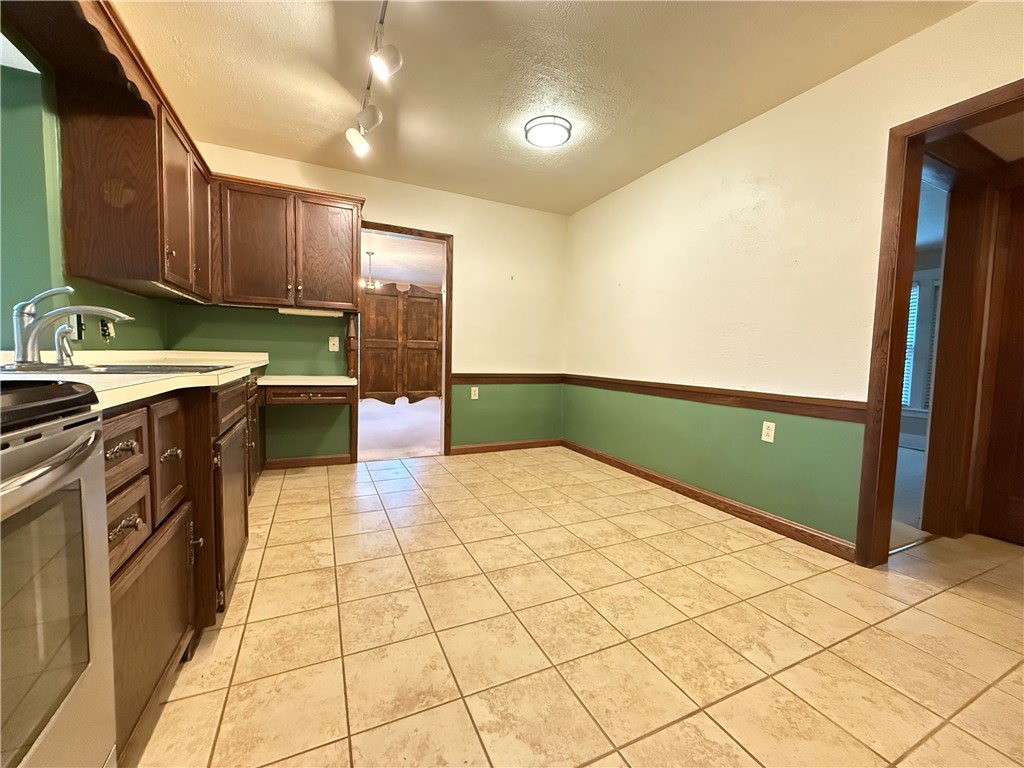 Greenville Boro - Mer, Pennsylvania 16125, United States, 4 Bedrooms Bedrooms, ,3 BathroomsBathrooms,Residential,Active,155054