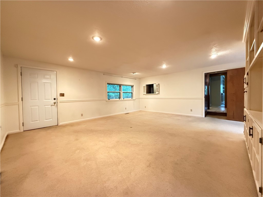 Greenville Boro - Mer, Pennsylvania 16125, United States, 4 Bedrooms Bedrooms, ,3 BathroomsBathrooms,Residential,Active,155054