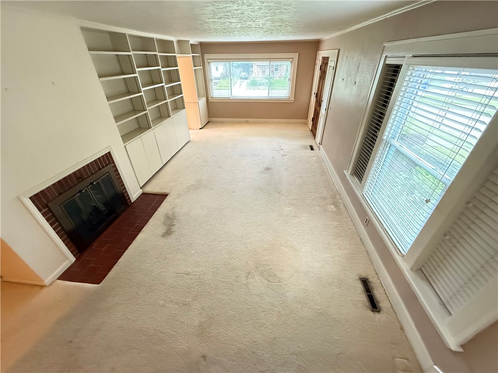 Greenville Boro - Mer, Pennsylvania 16125, United States, 4 Bedrooms Bedrooms, ,3 BathroomsBathrooms,Residential,Active,155054