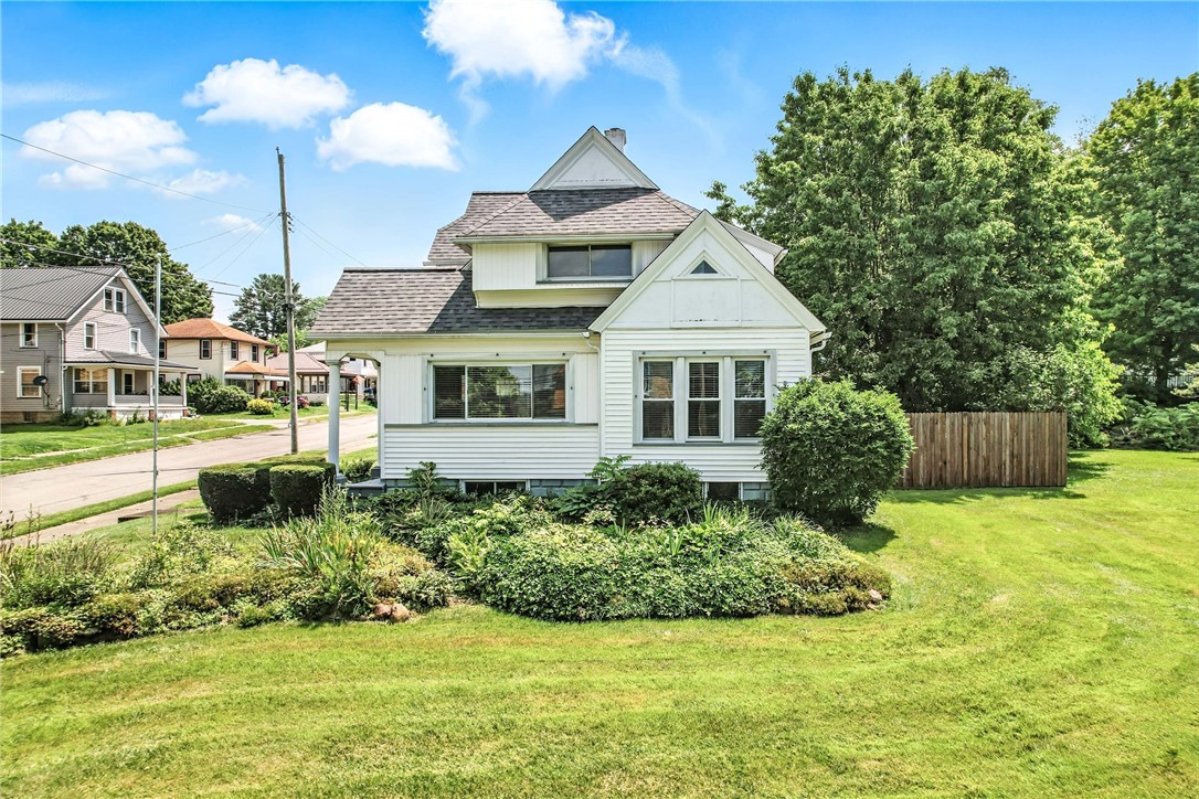 Greenville Boro - Mer, Pennsylvania 16125, United States, 4 Bedrooms Bedrooms, ,3 BathroomsBathrooms,Residential,Active,155054