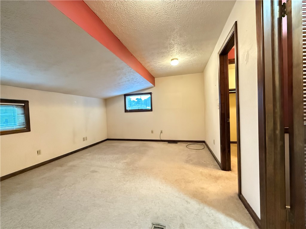 Greenville Boro - Mer, Pennsylvania 16125, United States, 4 Bedrooms Bedrooms, ,3 BathroomsBathrooms,Residential,Active,155054