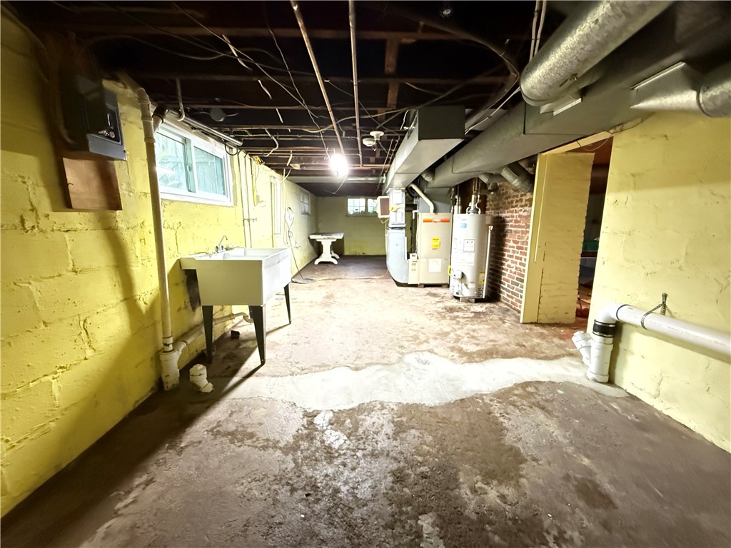 Greenville Boro - Mer, Pennsylvania 16125, United States, 4 Bedrooms Bedrooms, ,3 BathroomsBathrooms,Residential,Active,155054