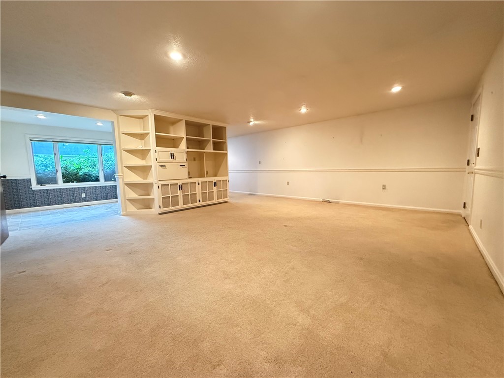 Greenville Boro - Mer, Pennsylvania 16125, United States, 4 Bedrooms Bedrooms, ,3 BathroomsBathrooms,Residential,Active,155054