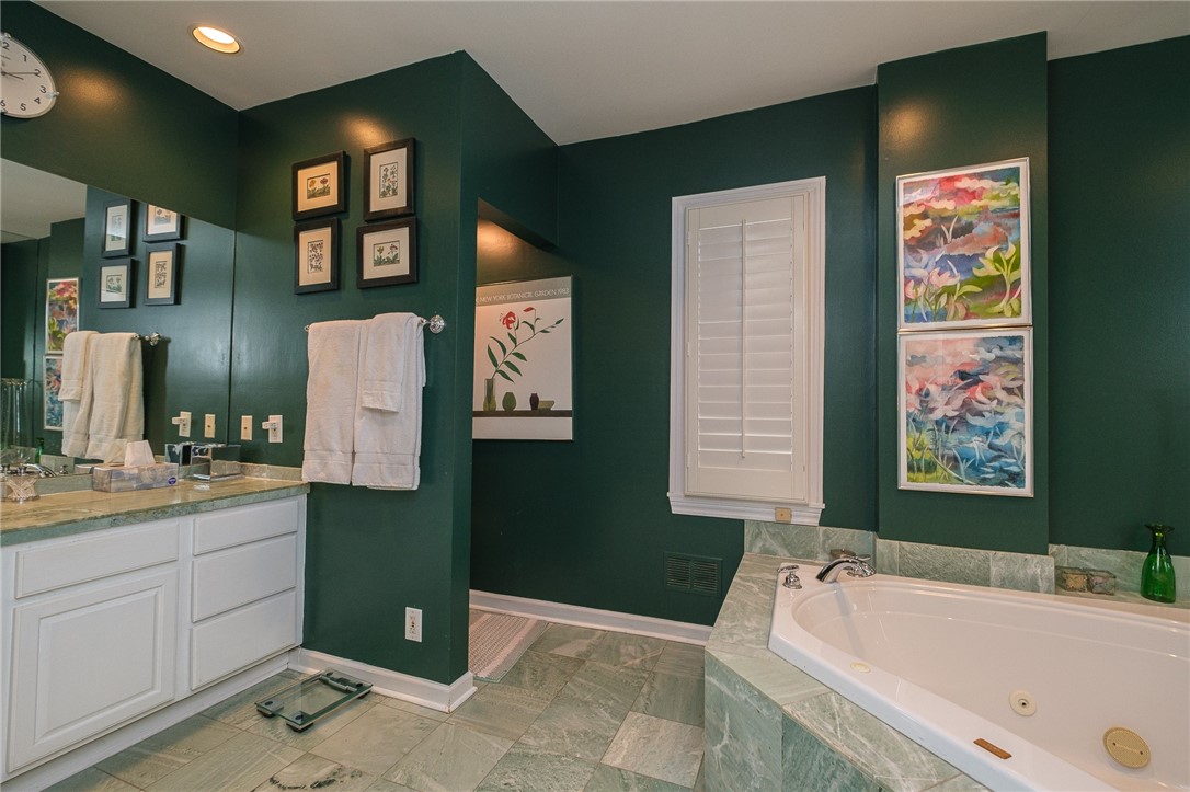Squirrel Hill, Pennsylvania 15217, United States, 3 Bedrooms Bedrooms, ,3 BathroomsBathrooms,Residential,Active,36686