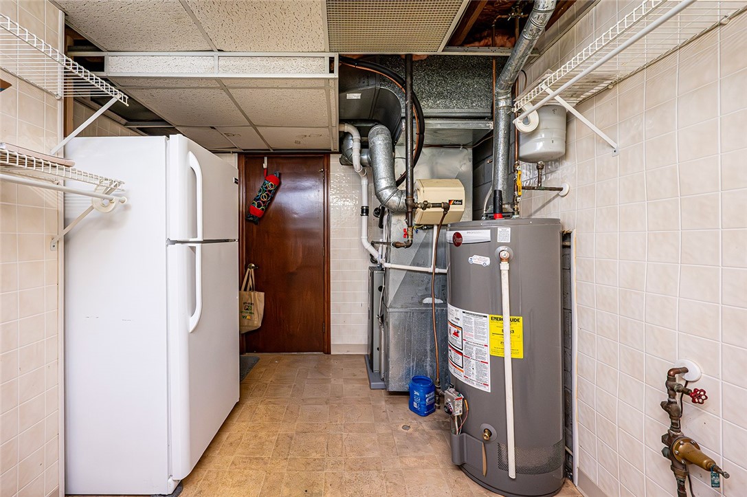 Hempfield Twp - Wml, Pennsylvania 15601, United States, 3 Bedrooms Bedrooms, ,3 BathroomsBathrooms,Residential,Contingent,152722