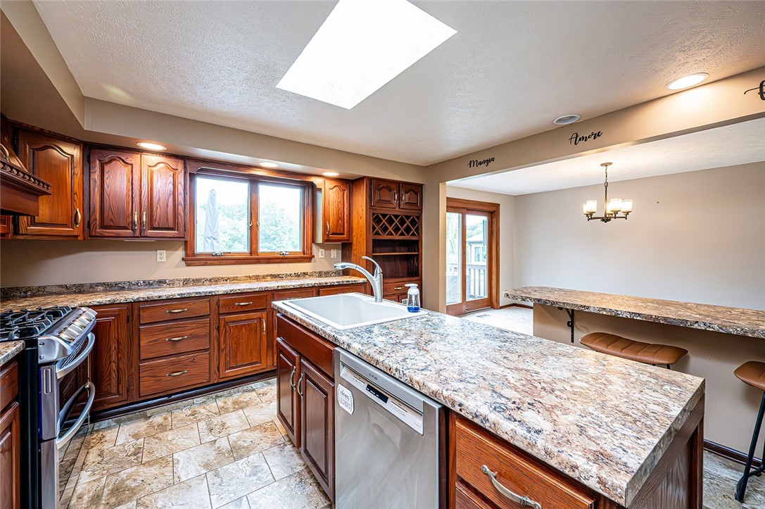 Hempfield Twp - Wml, Pennsylvania 15601, United States, 3 Bedrooms Bedrooms, ,3 BathroomsBathrooms,Residential,Contingent,152722