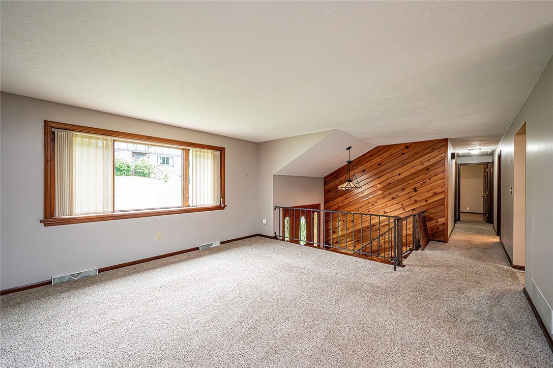 Hempfield Twp - Wml, Pennsylvania 15601, United States, 3 Bedrooms Bedrooms, ,3 BathroomsBathrooms,Residential,Contingent,152722