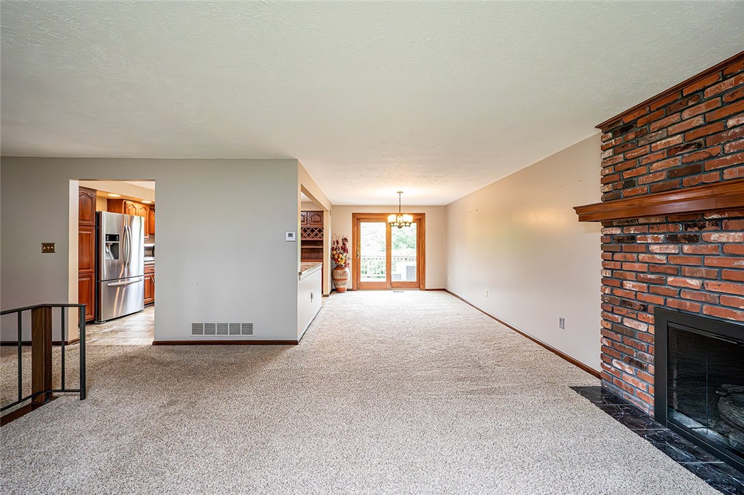 Hempfield Twp - Wml, Pennsylvania 15601, United States, 3 Bedrooms Bedrooms, ,3 BathroomsBathrooms,Residential,Contingent,152722