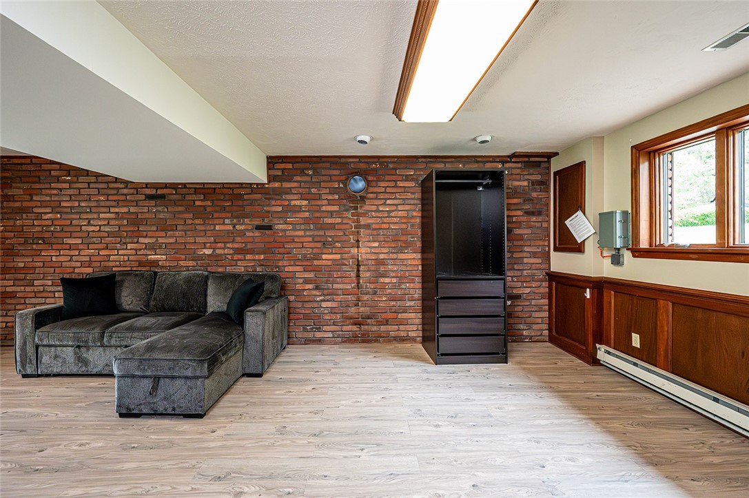 Hempfield Twp - Wml, Pennsylvania 15601, United States, 3 Bedrooms Bedrooms, ,3 BathroomsBathrooms,Residential,Contingent,152722