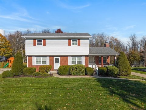 Photo of 485 Joseph Dr, Beaver Falls, PA 15010 (MLS # 1729565)