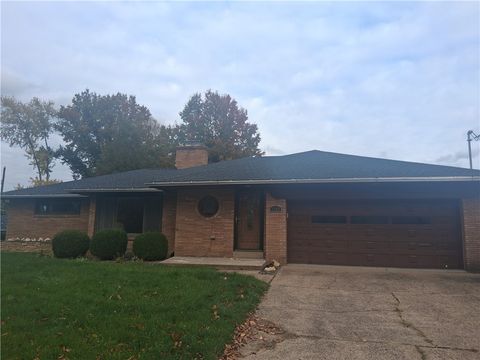 Photo of 1109 Bank St, Bridgeville, PA 15017 (MLS # 1726407)