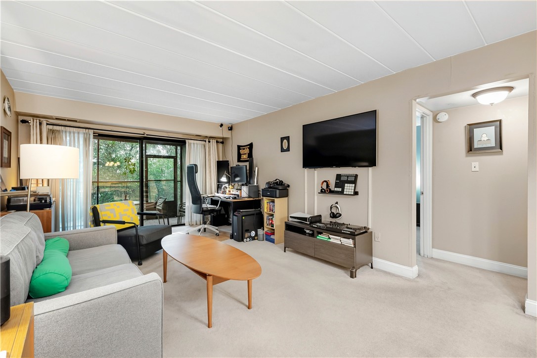 Pittsburgh, Pennsylvania 15220, United States, 1 Bedroom Bedrooms, ,1 BathroomBathrooms,Residential,Active,217891