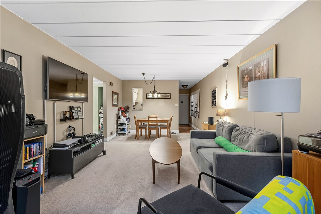 Pittsburgh, Pennsylvania 15220, United States, 1 Bedroom Bedrooms, ,1 BathroomBathrooms,Residential,Active,217891