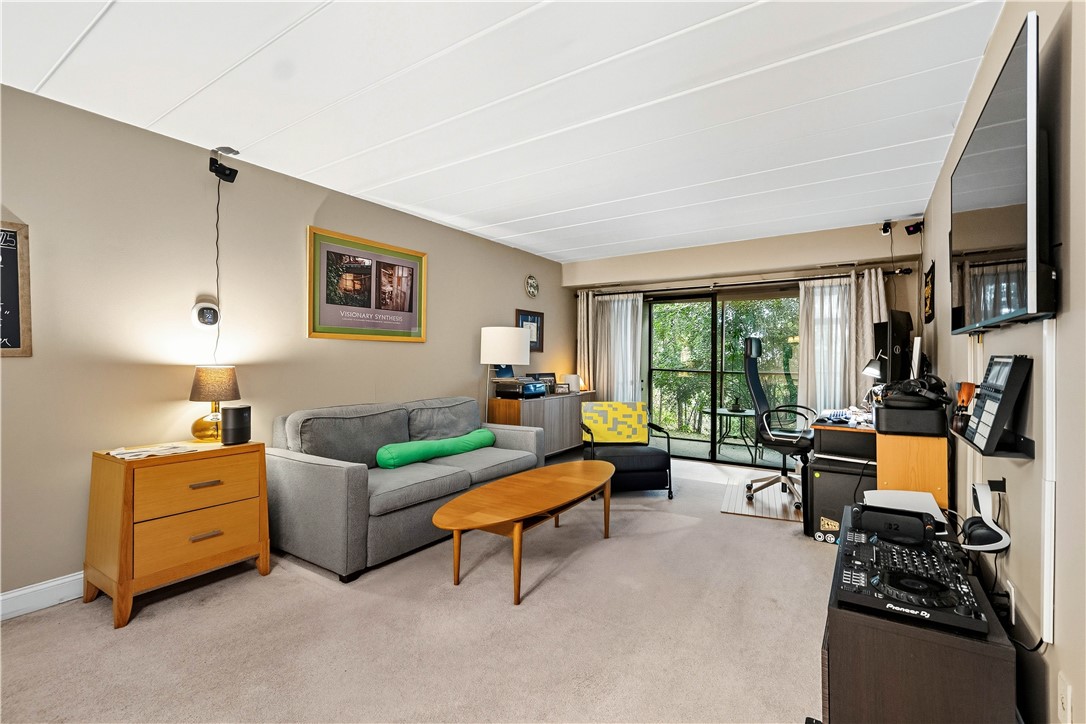 Pittsburgh, Pennsylvania 15220, United States, 1 Bedroom Bedrooms, ,1 BathroomBathrooms,Residential,Active,217891