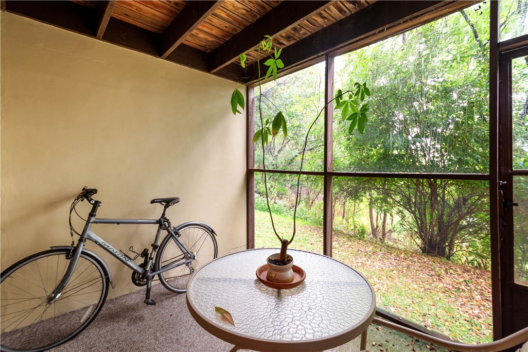 Pittsburgh, Pennsylvania 15220, United States, 1 Bedroom Bedrooms, ,1 BathroomBathrooms,Residential,Active,217891