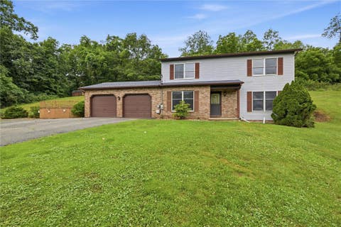 Homes For Sale - 178 Cole Road Rd<br/> Lawrence County, Ellwood City, PA 16101