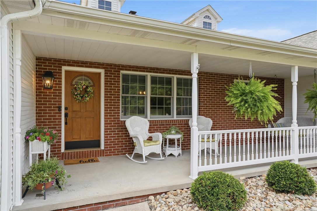 208 Arrowhead Dr
