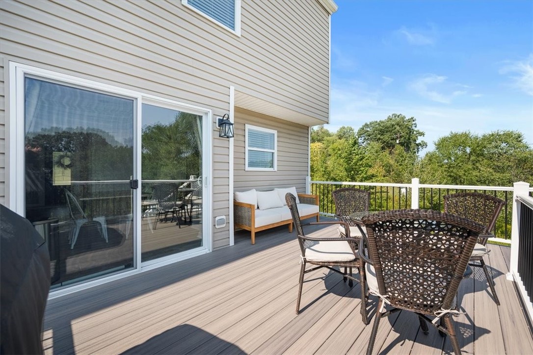 Moon/Crescent Twp, Pennsylvania 15108, United States, 4 Bedrooms Bedrooms, ,3 BathroomsBathrooms,Residential,Contingent,93651