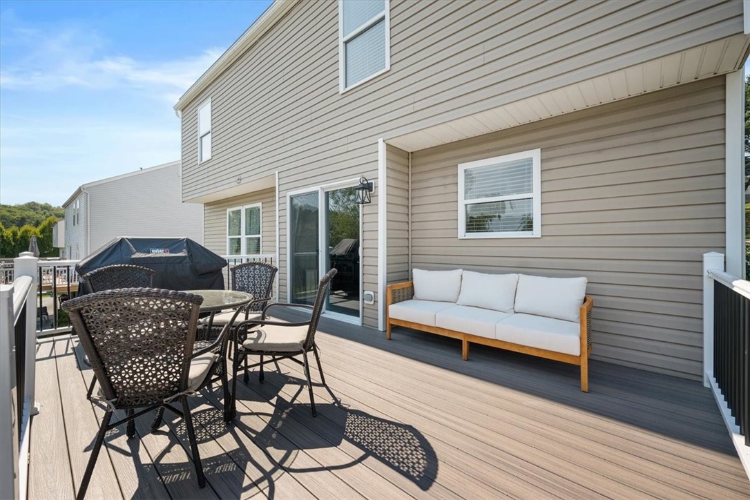 Moon/Crescent Twp, Pennsylvania 15108, United States, 4 Bedrooms Bedrooms, ,3 BathroomsBathrooms,Residential,Contingent,93651