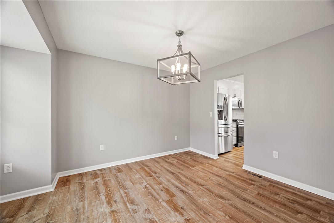 Moon/Crescent Twp, Pennsylvania 15108, United States, 4 Bedrooms Bedrooms, ,3 BathroomsBathrooms,Residential,Contingent,93651