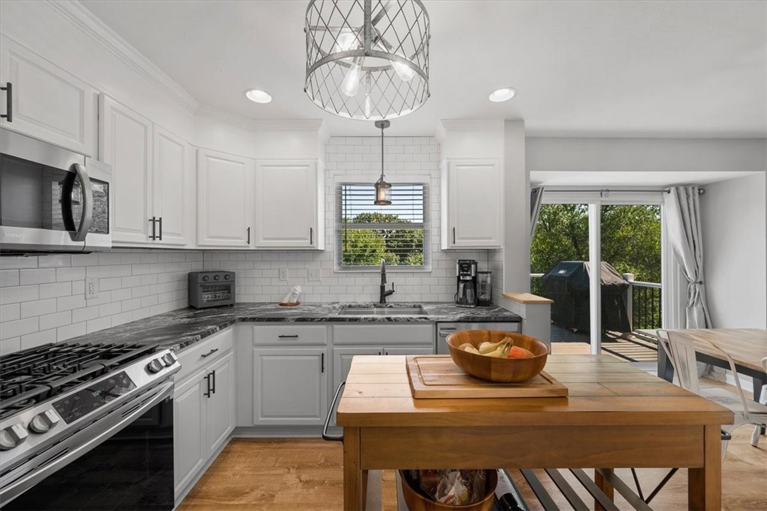 Moon/Crescent Twp, Pennsylvania 15108, United States, 4 Bedrooms Bedrooms, ,3 BathroomsBathrooms,Residential,Contingent,93651