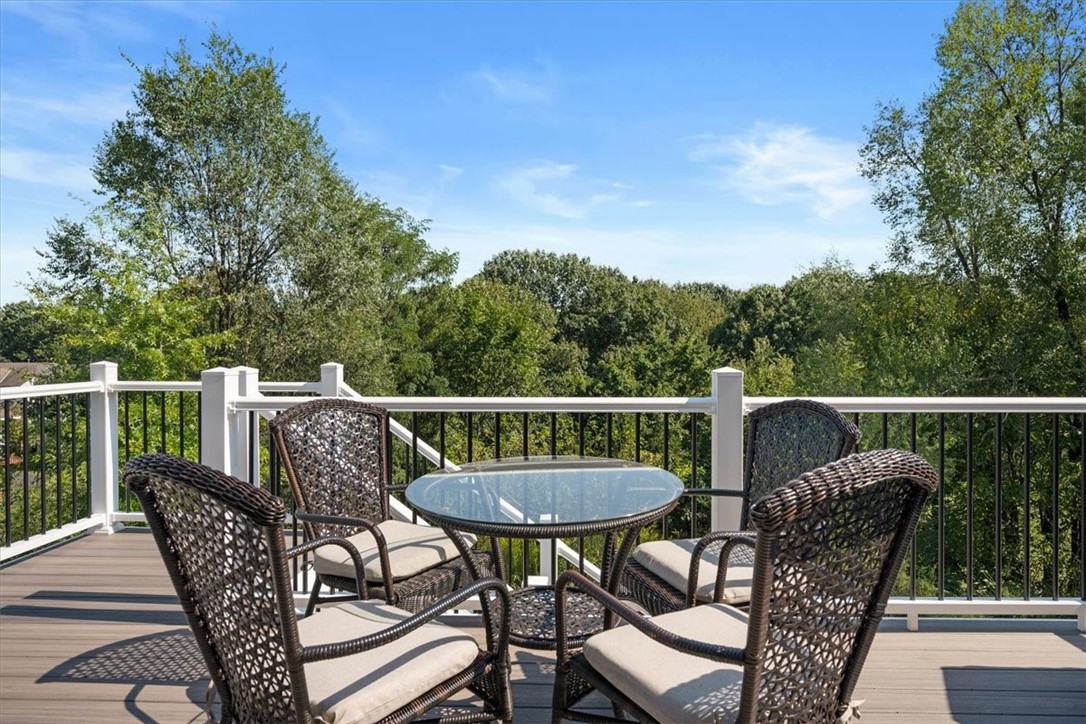 Moon/Crescent Twp, Pennsylvania 15108, United States, 4 Bedrooms Bedrooms, ,3 BathroomsBathrooms,Residential,Contingent,93651